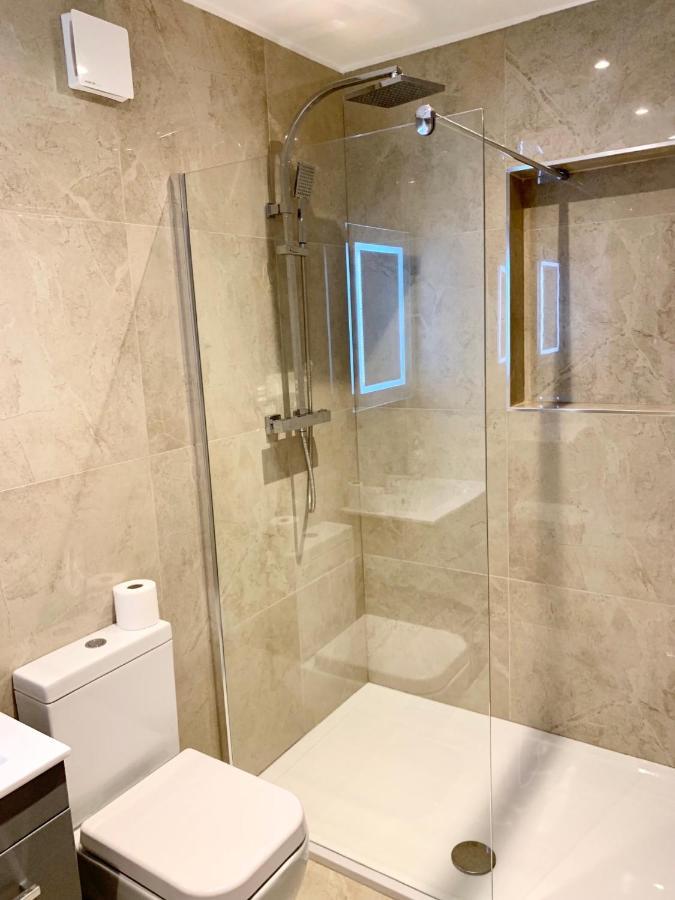 Modern 2 Bedroom Apartment With Private Garden Near Canary Wharf Londýn Exteriér fotografie